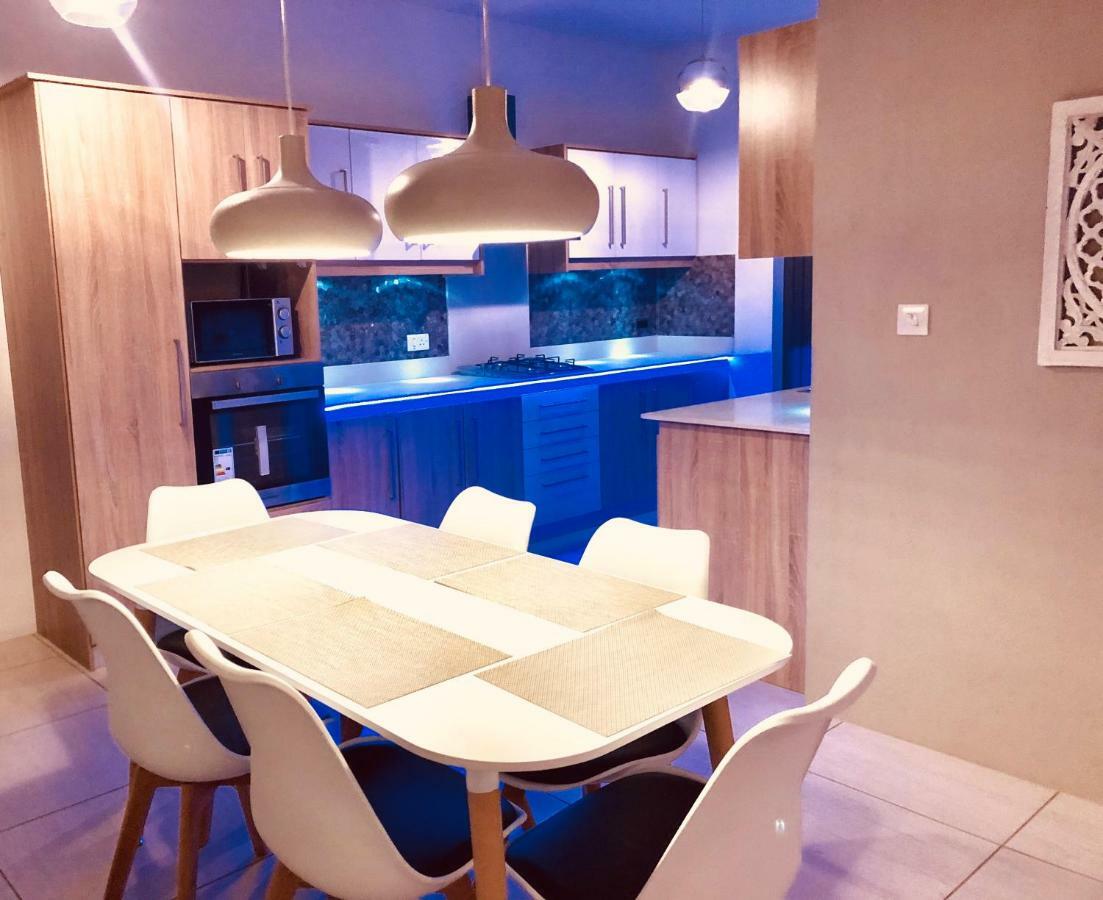 Luxury Westwood Apartment+Pool Flic en Flac Экстерьер фото